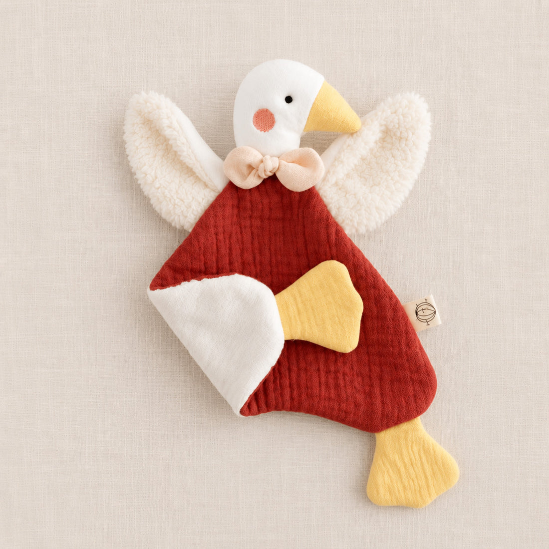 Doudou oison rouge coquelicot avec patte repliée, fabriqué en France